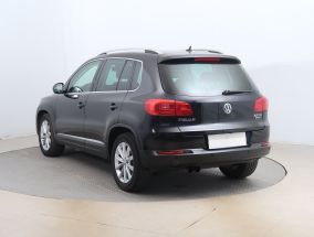 Volkswagen Tiguan - 2012