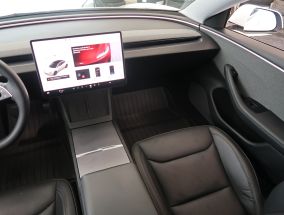 Tesla Model 3 - 2023