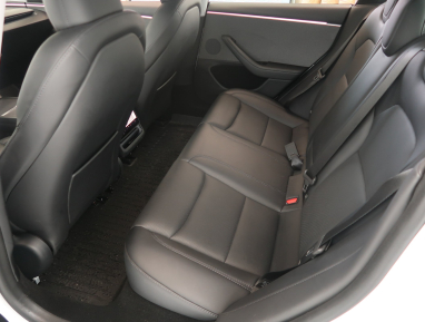 Tesla Model 3 - 2023