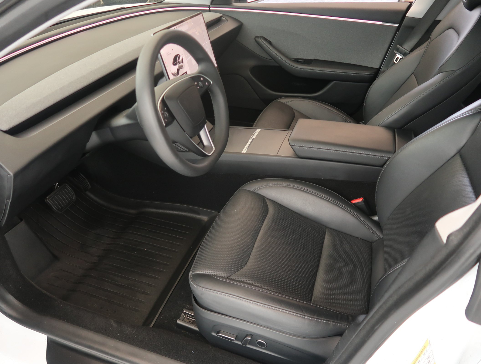 Tesla Model 3 - 2023