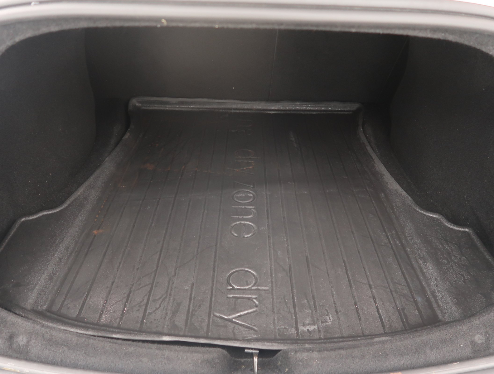 Tesla Model 3 - 2023