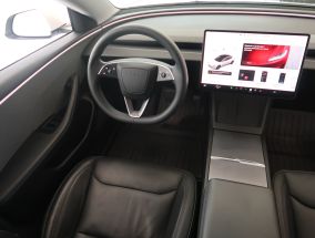 Tesla Model 3 - 2023