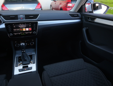 Škoda Superb - 2023