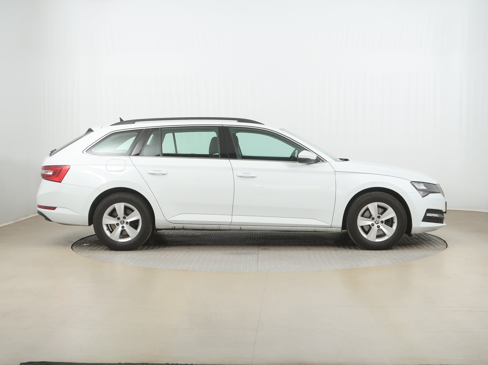 Škoda Superb - 2023