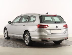 Volkswagen Passat - 2015