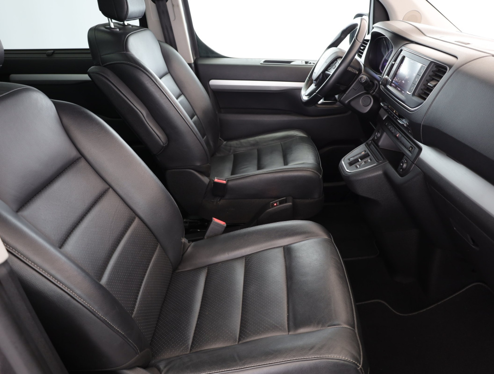 Peugeot e-Traveller