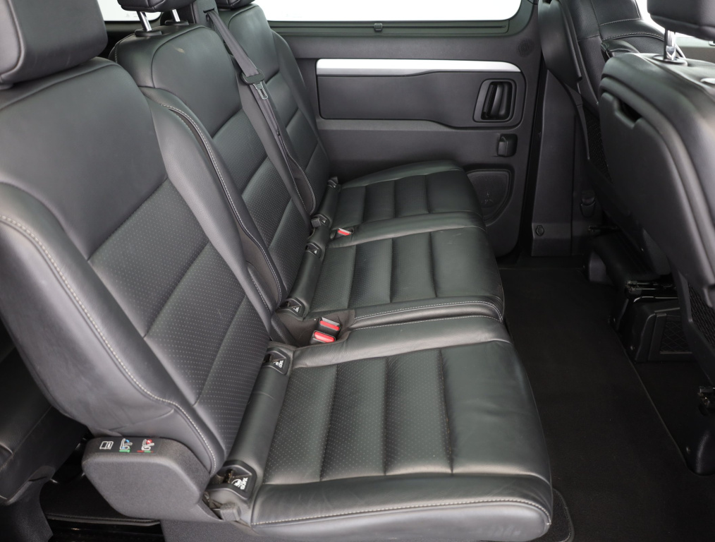 Peugeot e-Traveller