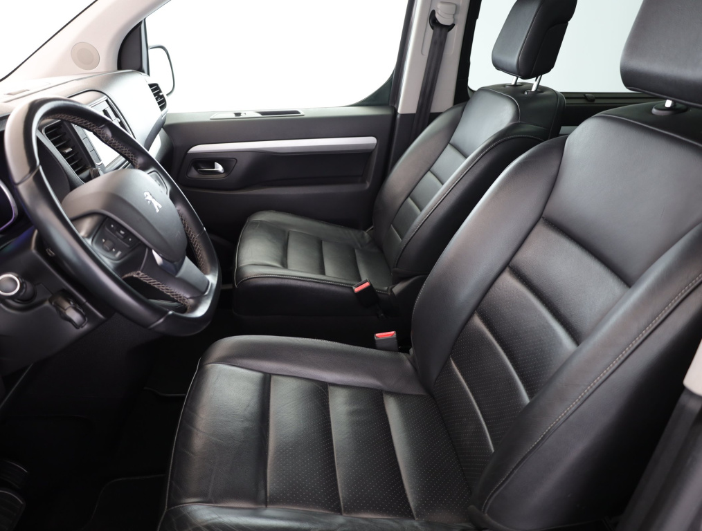 Peugeot e-Traveller