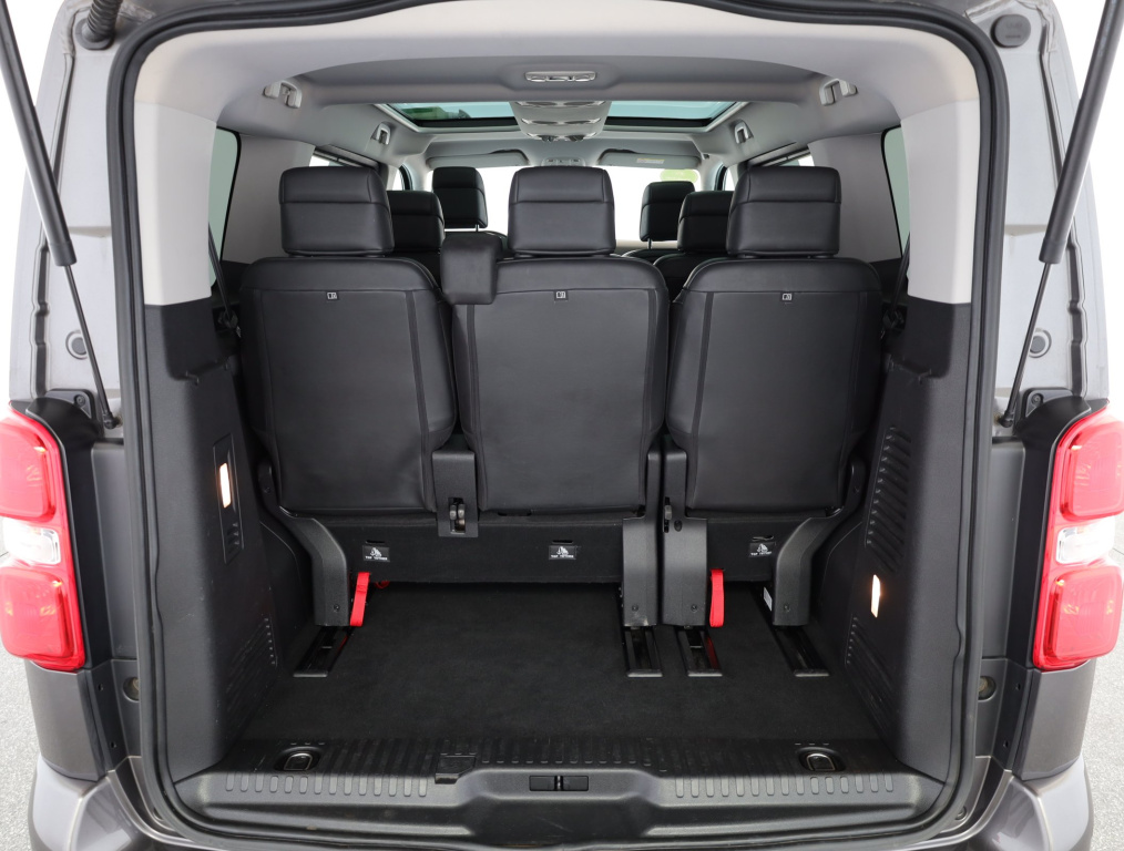 Peugeot e-Traveller