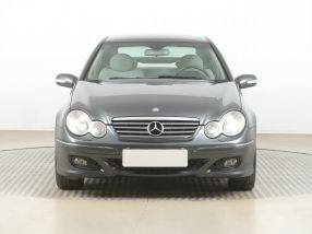 Mercedes-Benz C - 2005