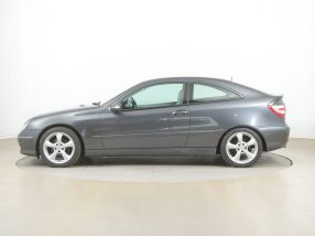 Mercedes-Benz C - 2005