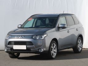 Mitsubishi Outlander - 2012