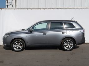 Mitsubishi Outlander - 2012