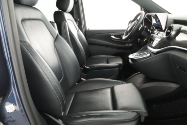 Mercedes-Benz V - 2023