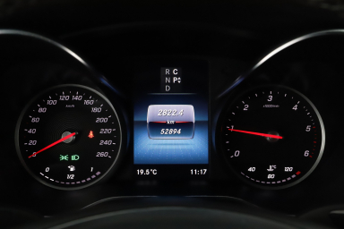 Mercedes-Benz V - 2023