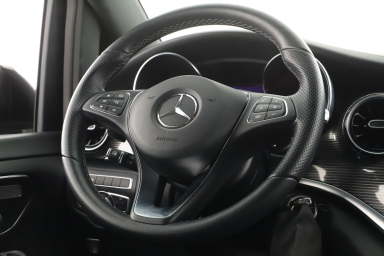 Mercedes-Benz V - 2023