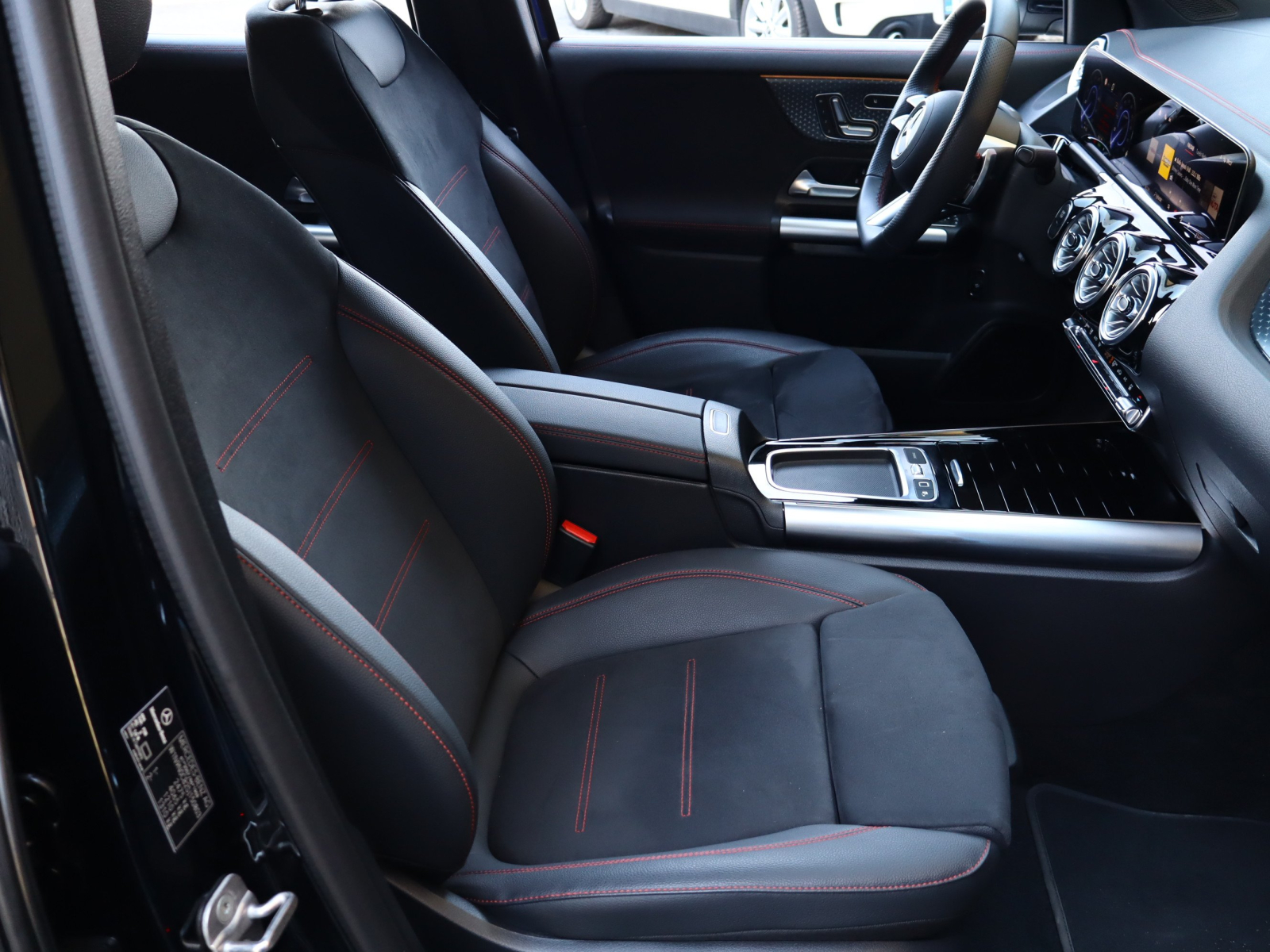 Mercedes-Benz EQA - 2025