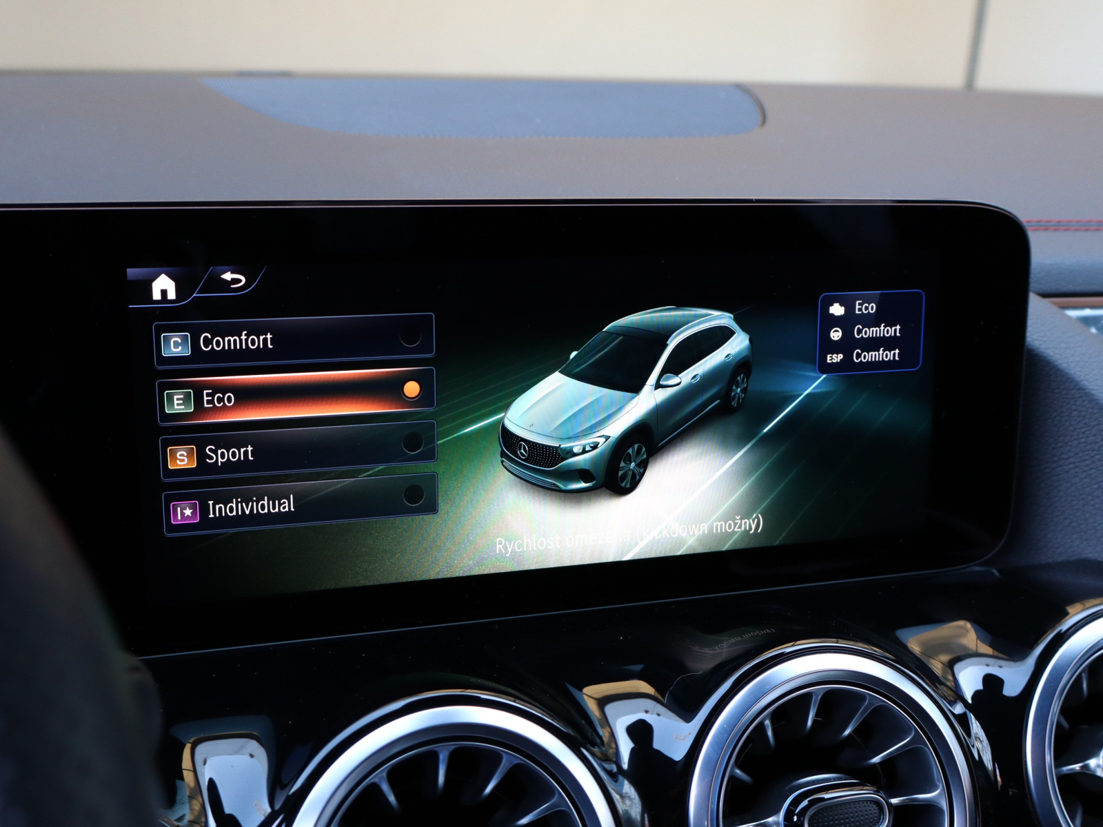 Mercedes-Benz EQA - 2025