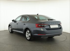Škoda Superb - 2022