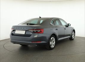 Škoda Superb - 2022