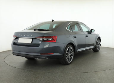 Škoda Superb - 2022