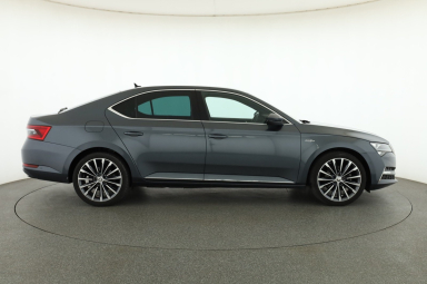 Škoda Superb - 2022