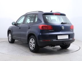 Volkswagen Tiguan - 2012