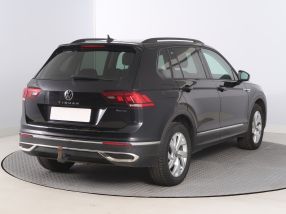 Volkswagen Tiguan - 2020