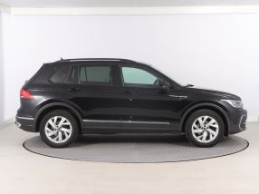 Volkswagen Tiguan - 2020