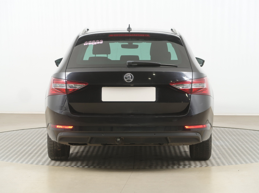 Škoda Superb, 2015