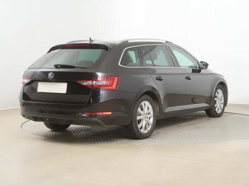 Škoda Superb, 2015
