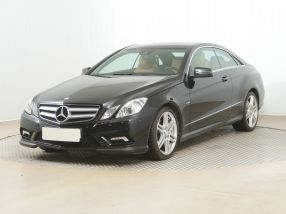 Mercedes-Benz E - 2010