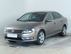 Volkswagen Passat - 2011