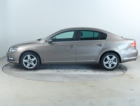 Volkswagen Passat - 2011