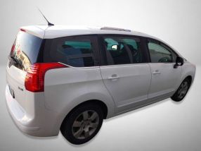 Peugeot 5008 - 2011