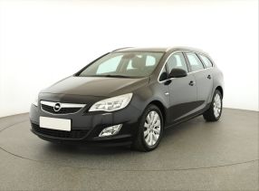 Opel Astra - 2011
