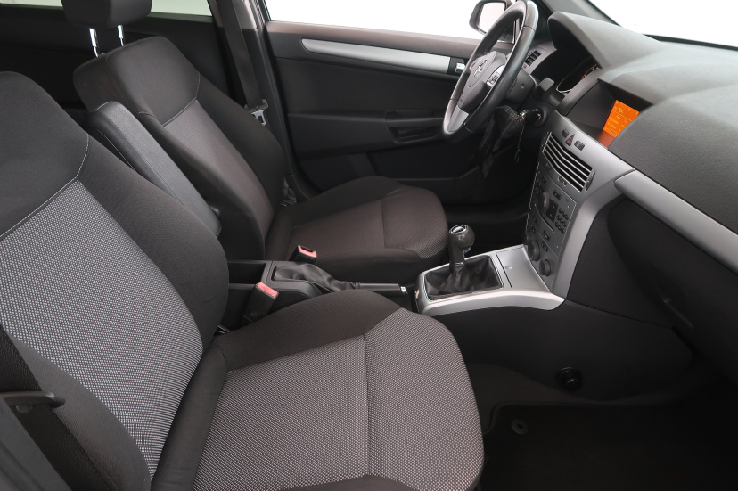 Opel Astra, 2009