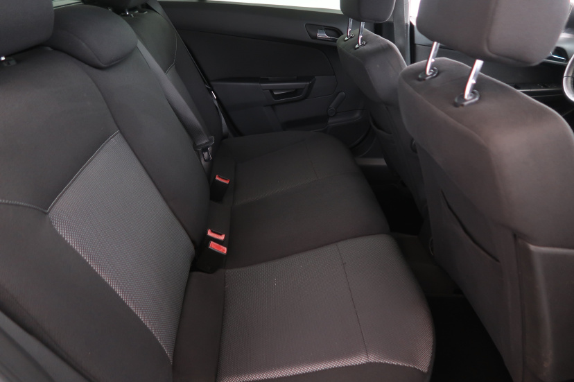 Opel Astra, 2009