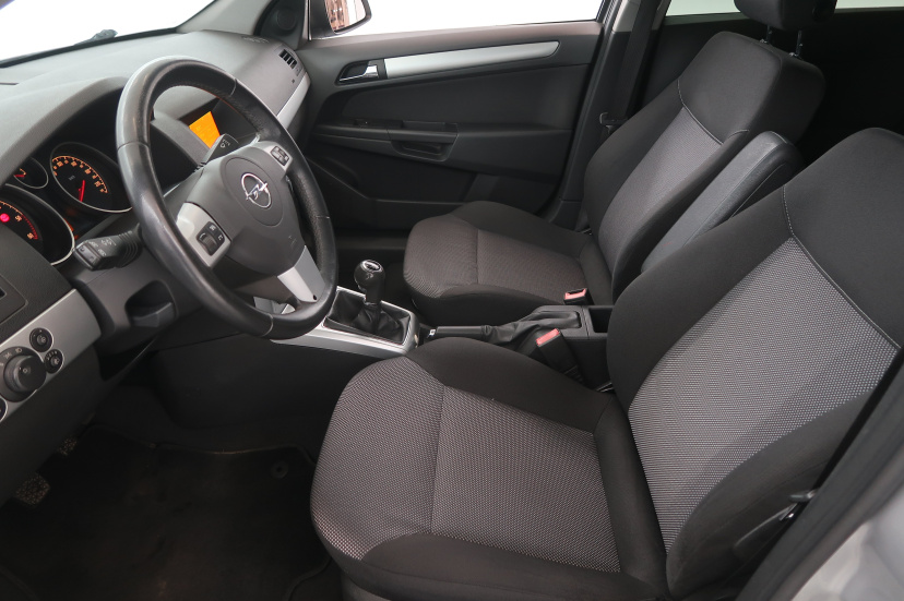 Opel Astra, 2009