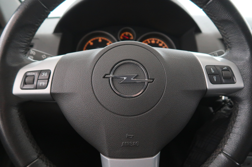 Opel Astra, 2009