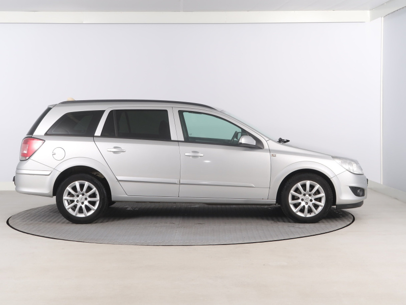 Opel Astra, 2009