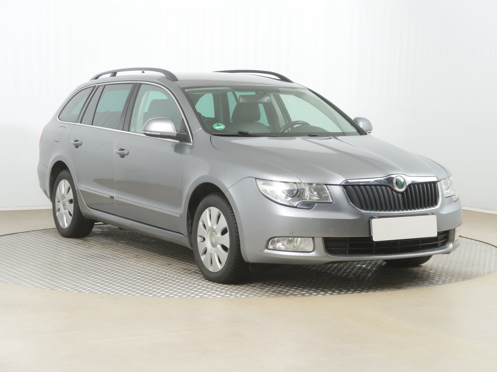 Škoda Superb, 2011
