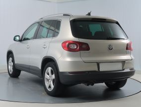Volkswagen Tiguan - 2011