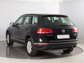 Volkswagen Touareg - 2015