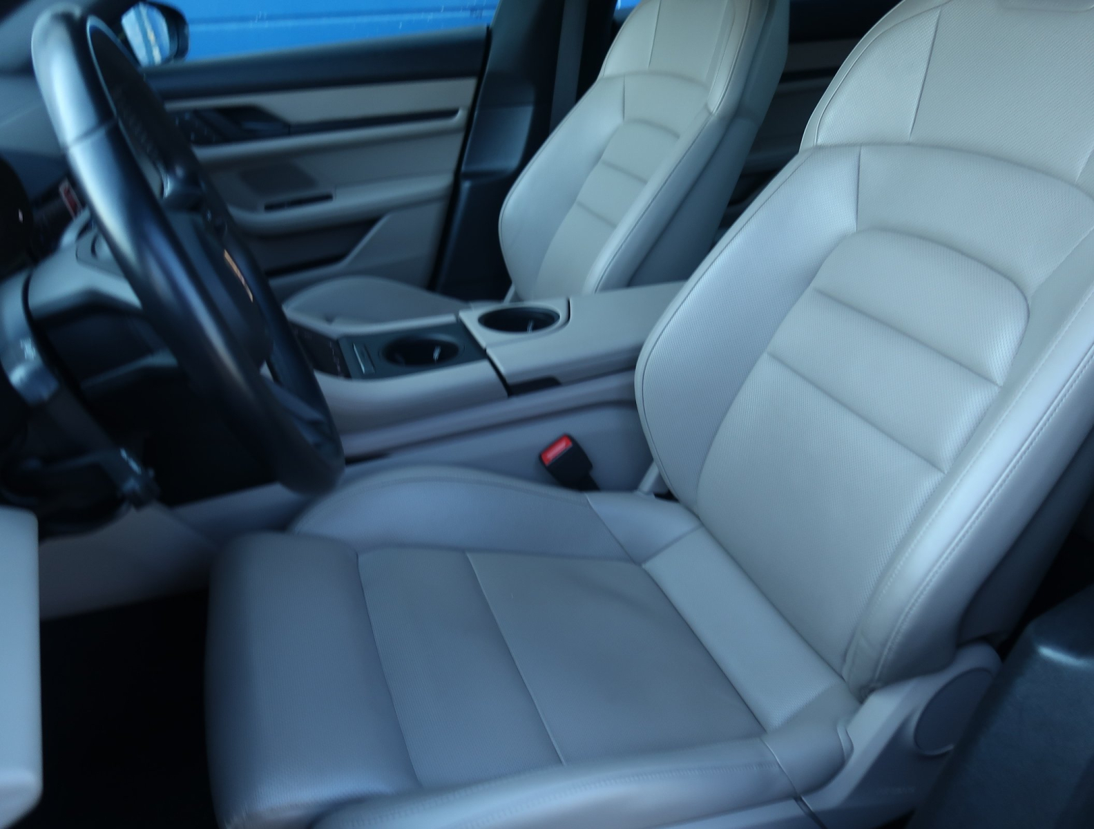 Porsche Taycan - 2022