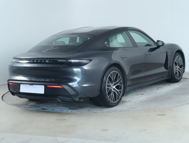 Porsche Taycan - 2022