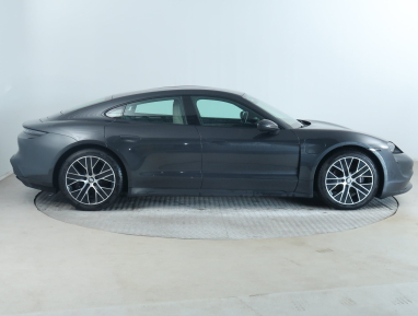 Porsche Taycan - 2022