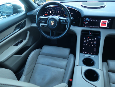 Porsche Taycan - 2022