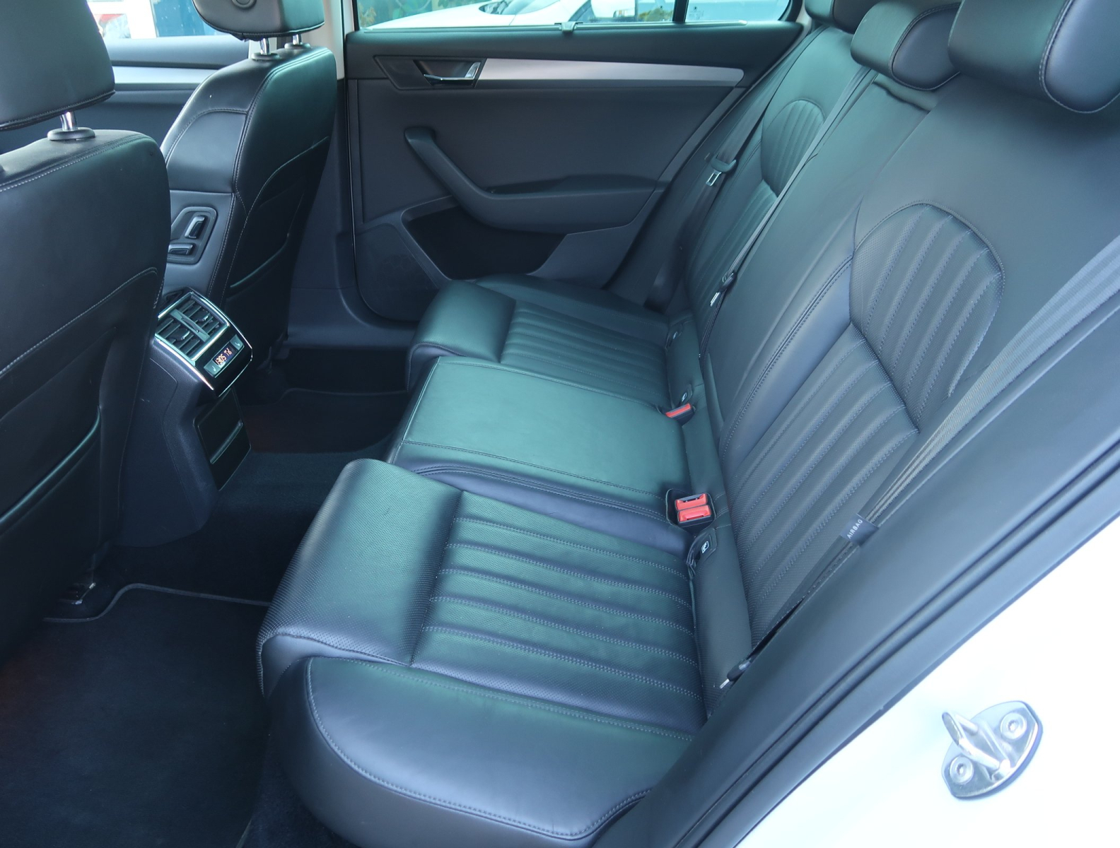 Škoda Superb - 2017