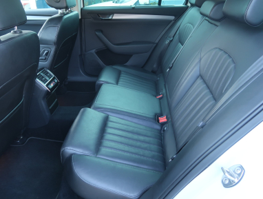 Škoda Superb - 2017